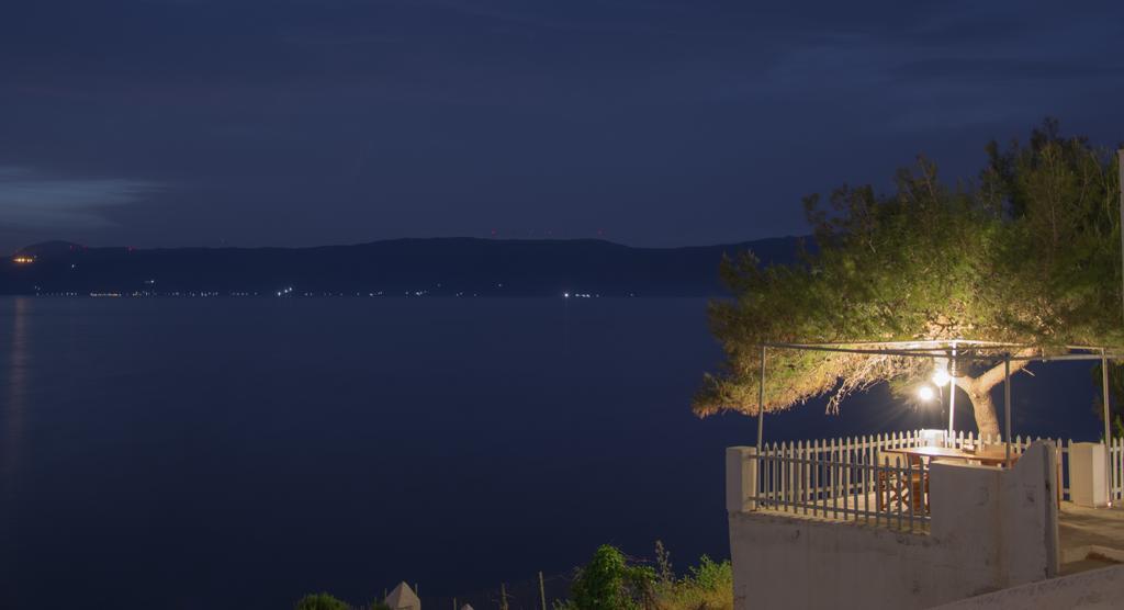 Seasidehouse Villa Hydra  Exteriör bild